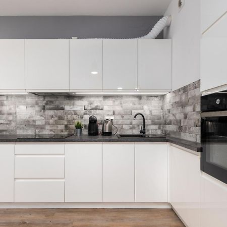 Rakowska 14A 1 Bedroom By Homeprime وارسو المظهر الخارجي الصورة