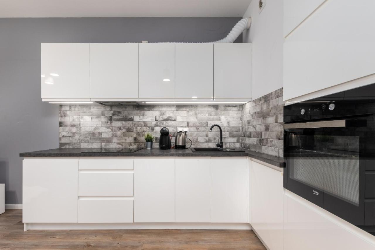 Rakowska 14A 1 Bedroom By Homeprime وارسو المظهر الخارجي الصورة
