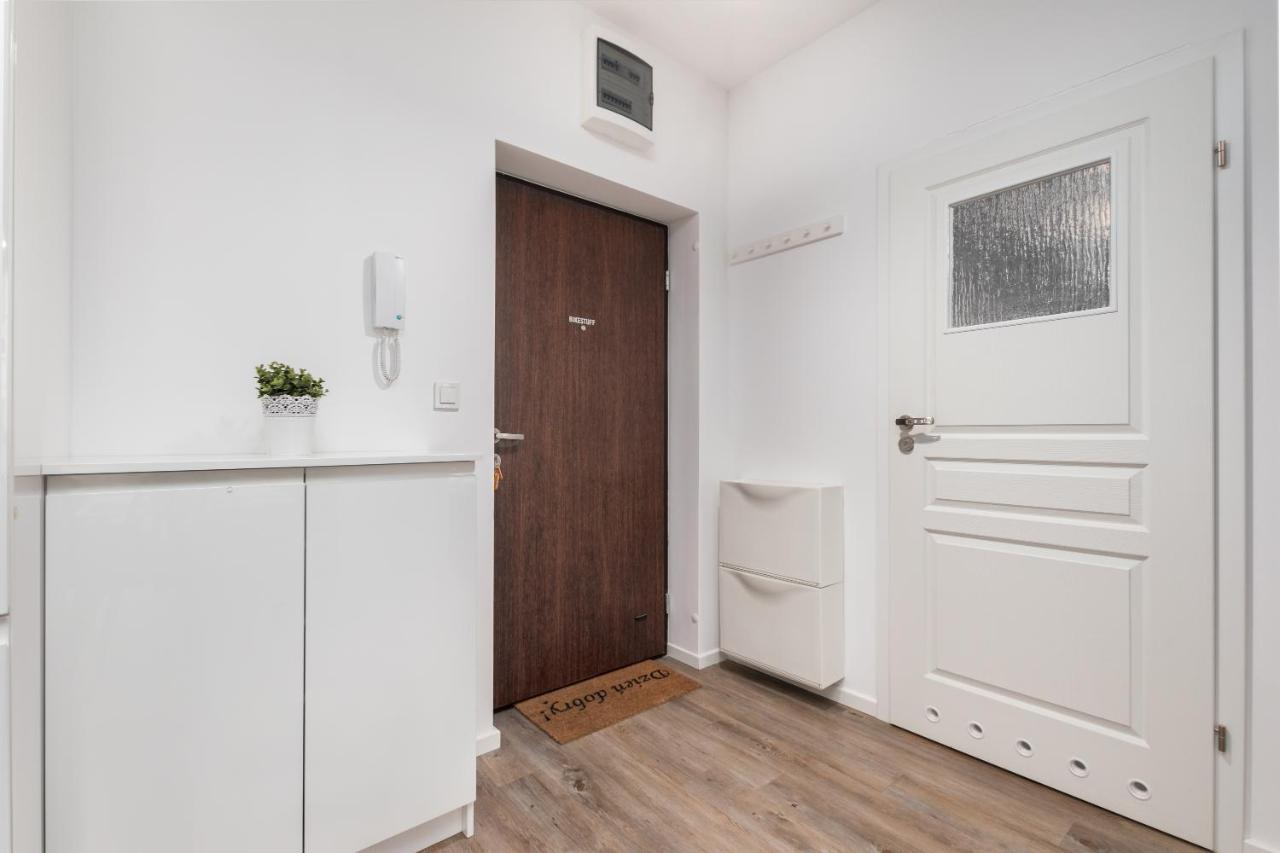 Rakowska 14A 1 Bedroom By Homeprime وارسو المظهر الخارجي الصورة